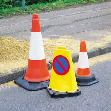 no-parking-road-cones