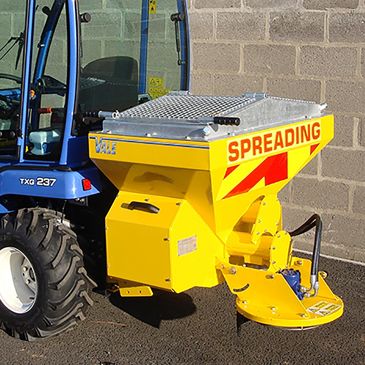 salt-spreader-snowplough-mini-tractor-combi